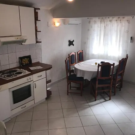 Apartman With Parking Space - 6791 *