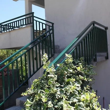 With Parking Space - 6791 Макарска