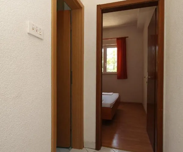 With Parking Space - 6791 Makarska