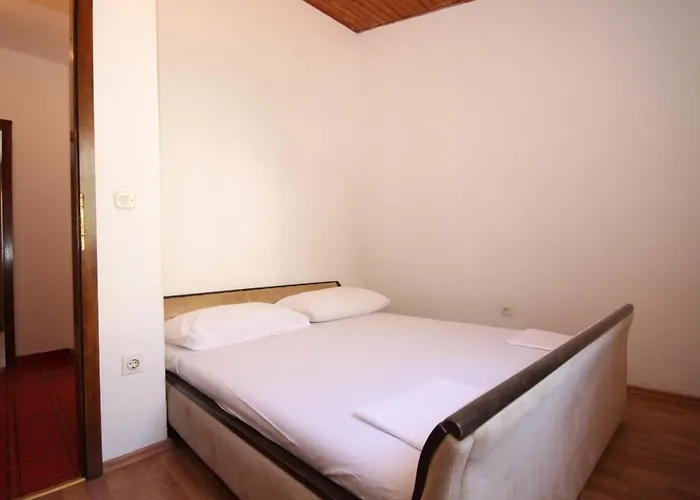 Apartment With Parking Space - 6791 Makarska