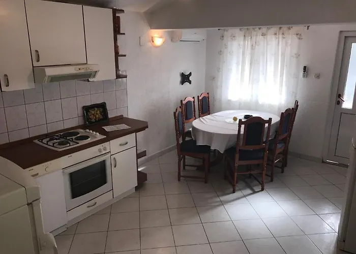 Apartment With Parking Space - 6791 *